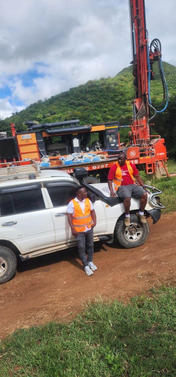 Borehole drilling photo 6